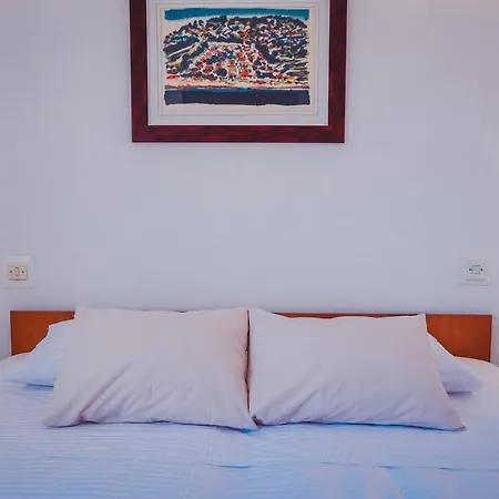 Sea View Aparments *