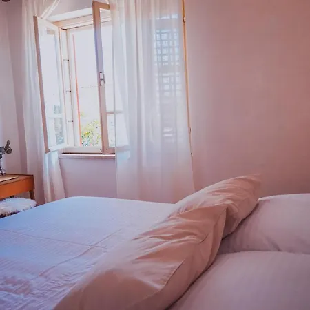 Sea View Aparments *