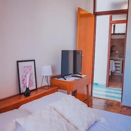 Sea View Aparments * Lumbarda