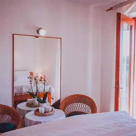 Sea View Aparments *