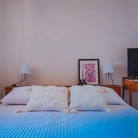 Sea View Aparments *